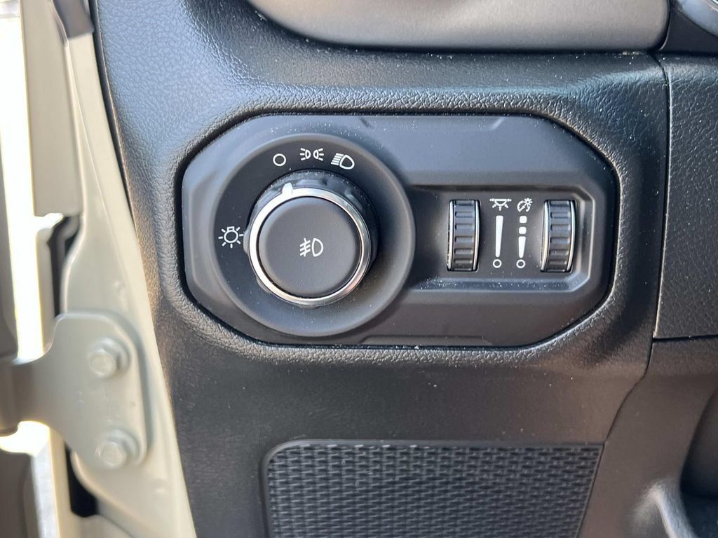 Used 2022 Jeep Wrangler Sport AWD/4WD image 22