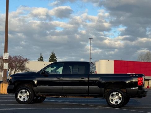 Used 2018 Chevrolet Silverado 1500 LT w/ All Star Edition image 6