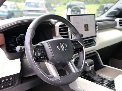 Used 2024 Toyota Sequoia Capstone AWD/4WD image 19