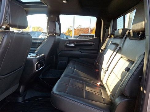 Used 2024 Chevrolet Silverado 1500 High Country w/ High Country Premium Package image 12