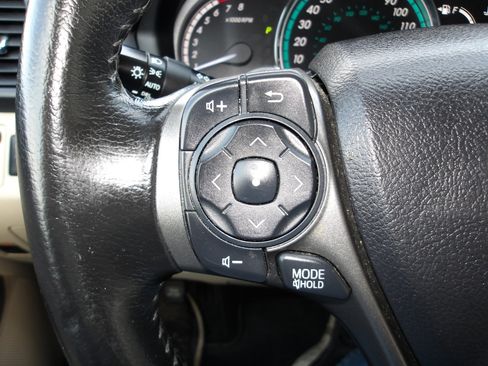 Used 2015 Toyota Venza Limited image 16