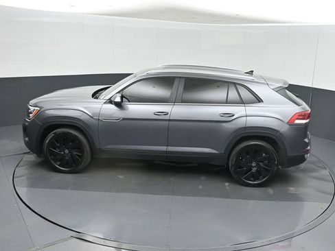Used 2024 Volkswagen Atlas Cross Sport SE FWD image 41