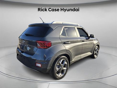 Certified 2024 Hyundai Venue SEL image 8