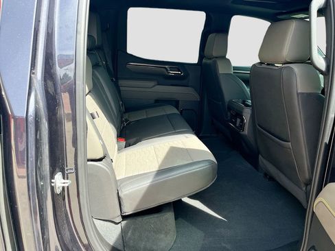 Used 2023 Chevrolet Silverado 1500 ZR2 w/ Technology Package AWD/4WD image 29