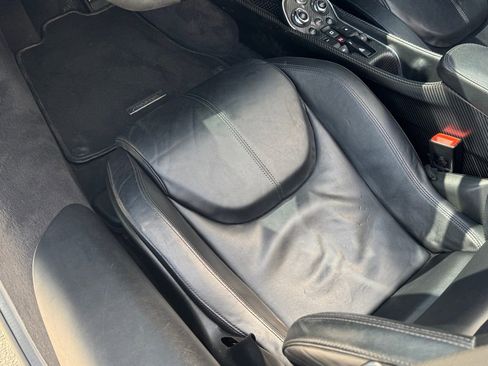 Used 2019 McLaren 570S Spider image 42