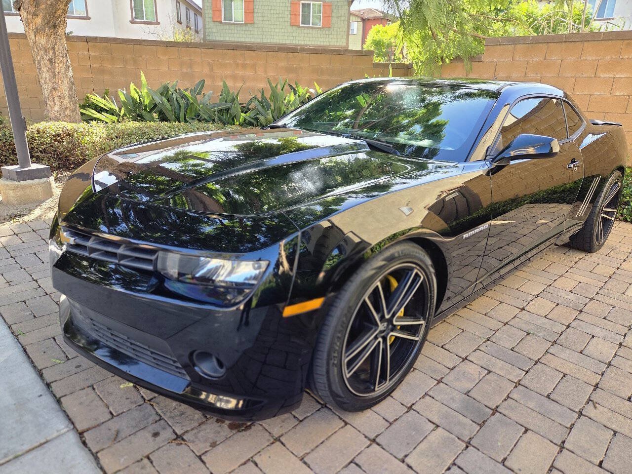 Used 2015 Chevrolet Camaro LS RWD image 2