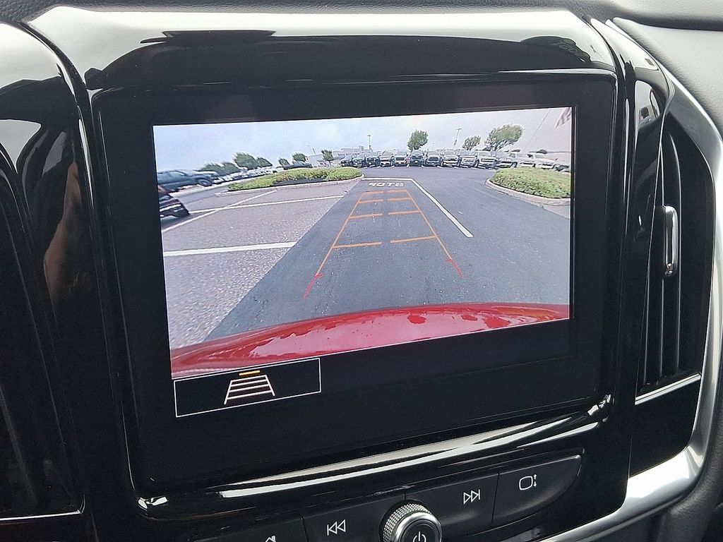 Certified 2021 Chevrolet Traverse LT FWD image 18