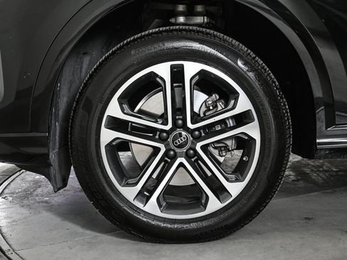 Used 2025 Audi Q5 Premium w/ Convenience Package image 25