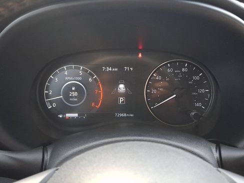 Used 2023 Nissan Kicks SR w/ SR Premium Package FWD image 16