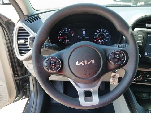 Used 2022 Kia Soul LX FWD image 20