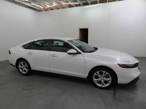 Used 2025 Honda Accord LX image 4
