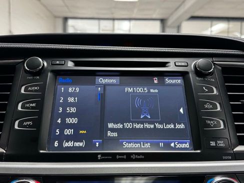 Used 2016 Toyota Highlander XLE FWD image 16