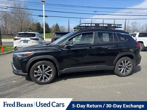 Used 2025 Toyota Corolla Cross XLE w/ Convenience Package image 14