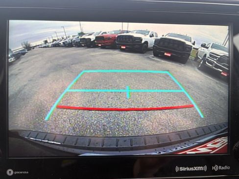 Used 2022 Toyota Highlander XLE image 9