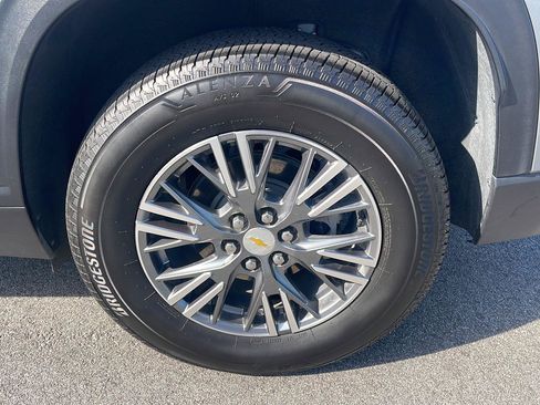 Used 2025 Chevrolet Traverse LT w/ LPO, Floor Liner Package FWD image 12