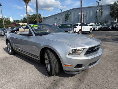 Used 2011 Ford Mustang Premium w/ 202A Rapid Spec Order Code RWD image 5