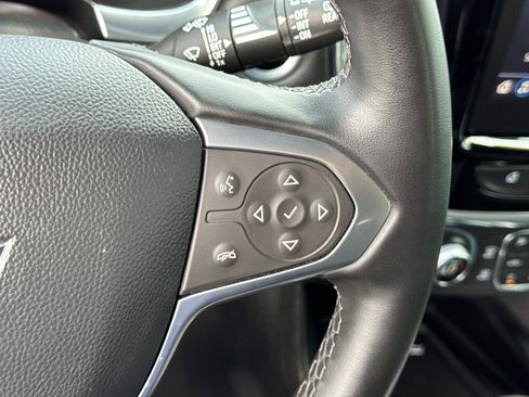Used 2023 Chevrolet Traverse LT FWD image 12