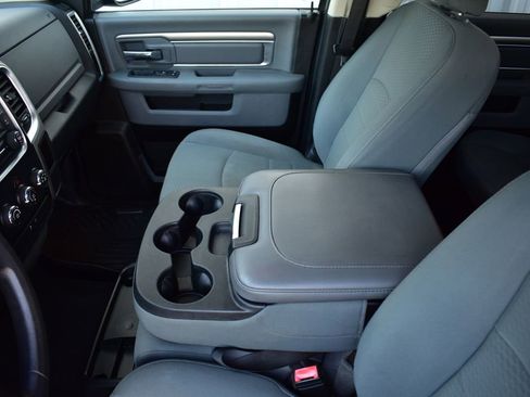 Used 2020 RAM 1500 Classic SLT AWD/4WD image 21