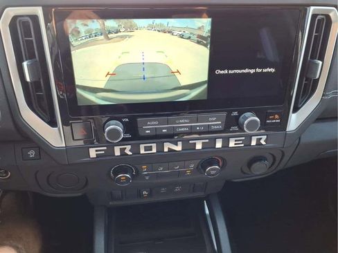 Used 2025 Nissan Frontier SV RWD image 15