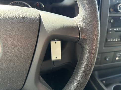 Used 2015 Chevrolet Express 3500 LS image 20