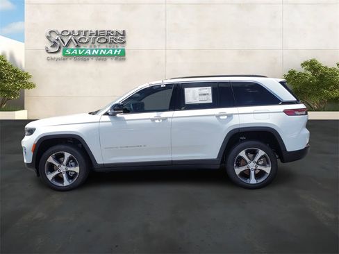 New 2024 Jeep Grand Cherokee Limited w/ Luxury Tech Group II AWD/4WD image 2