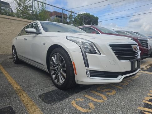 Used 2018 Cadillac CT6 Luxury AWD/4WD image 2