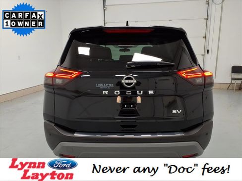 Used 2023 Nissan Rogue SV image 4