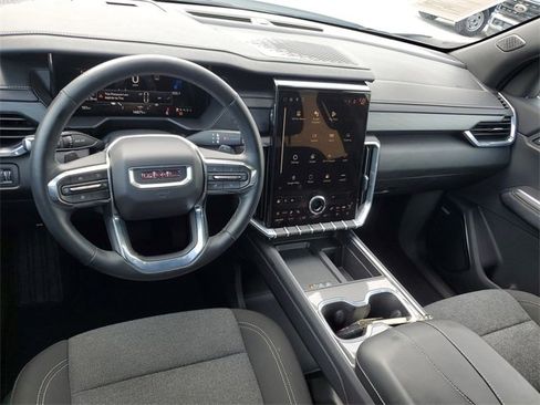 Used 2025 GMC Acadia Elevation image 10
