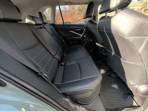 Used 2022 Toyota RAV4 XLE Premium image 14