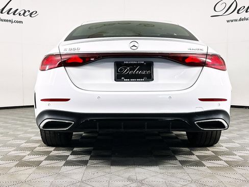 Used 2024 Mercedes-Benz E 350 4MATIC Sedan image 5