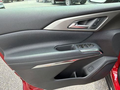 New 2026 Chevrolet Traverse LT w/ Sun and Wheel Package FWD image 11