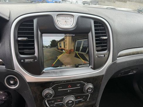 Used 2019 Chrysler 300 Limited image 14