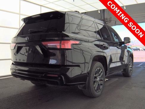Used 2023 Toyota Sequoia Platinum image 2