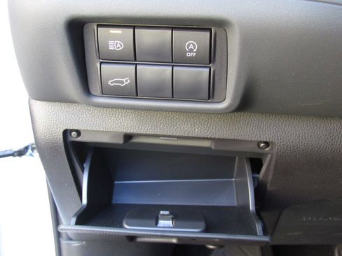 Certified 2024 Toyota Highlander XLE AWD/4WD image 37