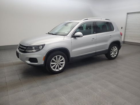 Used 2017 Volkswagen Tiguan Wolfsburg Edition FWD image 2