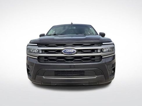 Certified 2022 Ford Expedition XLT RWD image 3