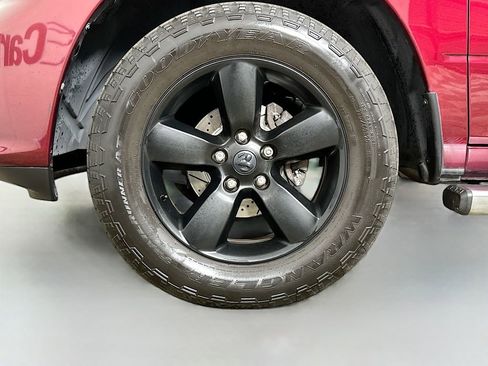 Used 2018 RAM 1500 Express image 35