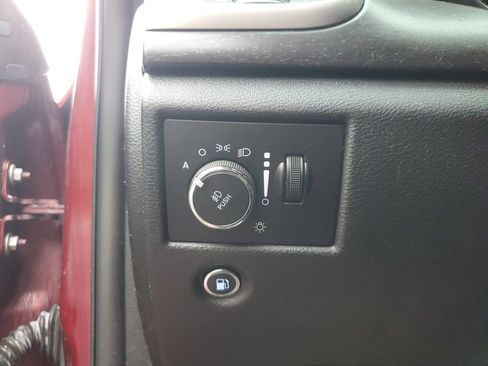 Used 2017 Jeep Grand Cherokee Altitude RWD image 28