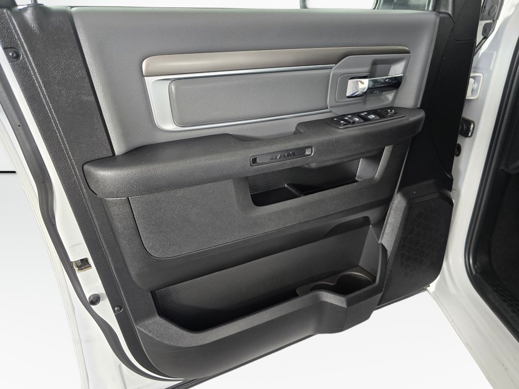 Used 2024 RAM 1500 Classic SLT AWD/4WD image 20