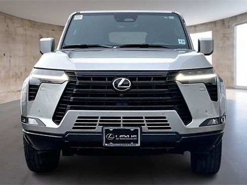 Used 2025 Lexus GX 550 image 2