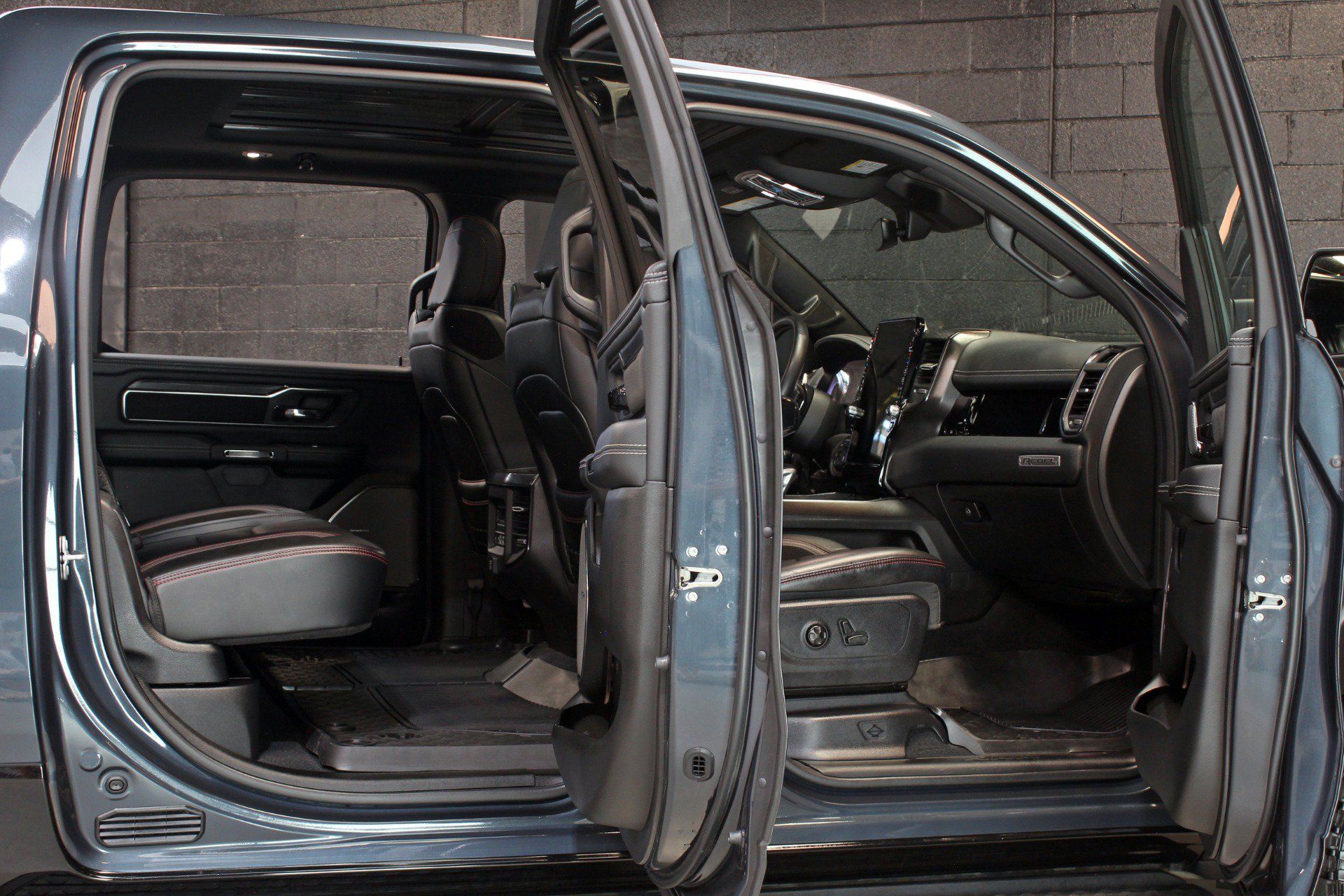 Used 2025 RAM 1500 Rebel w/ Rebel Level 2 Equipment Group AWD/4WD image 28