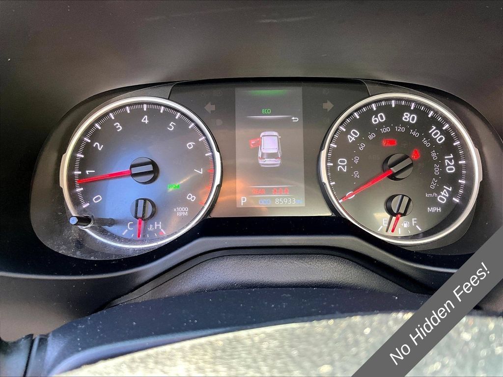 Used 2020 Toyota RAV4 LE w/ All Weather Liner Package AWD/4WD image 18