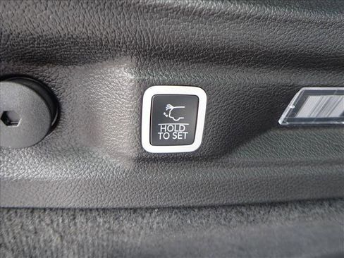 New 2025 Jeep Grand Cherokee L Overland w/ Luxury Tech Group IV image 9