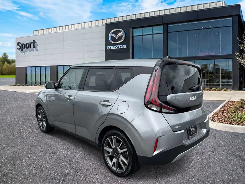 Used 2024 Kia Soul EX w/ Option Group 015 FWD image 6