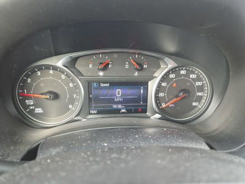 Used 2023 GMC Terrain SLE w/ Driver Convenience Package image 16