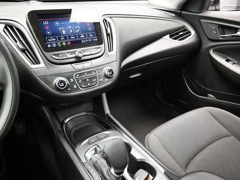 Used 2024 Chevrolet Malibu LT FWD image 39