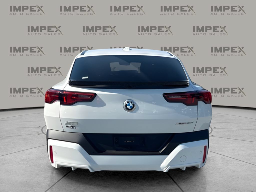 Used 2026 BMW X2 xDrive28i AWD/4WD image 4