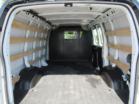 Used 2025 GMC Savana 2500 w/ Driver Convenience Package RWD image 17