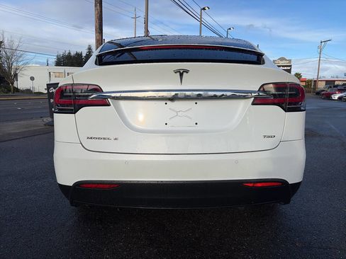 Used 2016 Tesla Model X 75D image 6