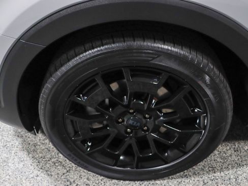 Used 2021 Kia Telluride EX w/ EX Premium Package image 11